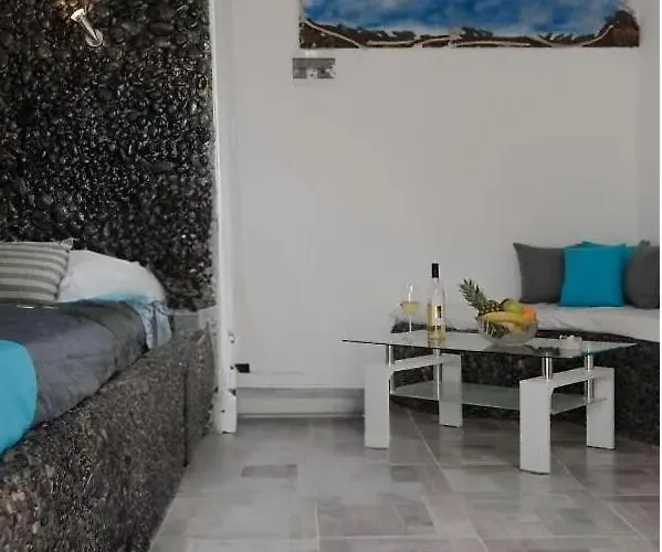 Ichor 3* Fira (Santorini)