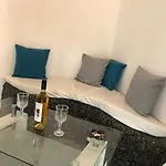 Ichor Gæstehus Fira (Santorini)