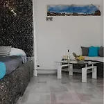 Ichor 3* Fira (Santorini)